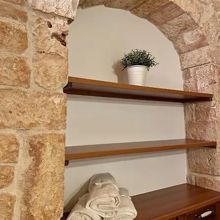 Semesterbostad Longo Stone House