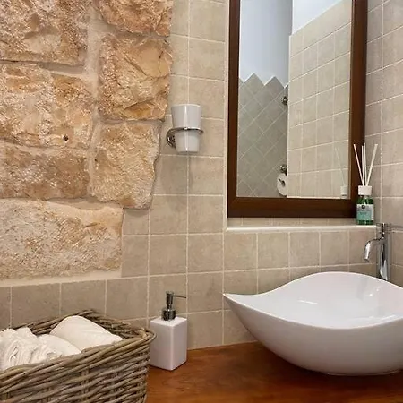 Longo Stone House Semesterbostad *