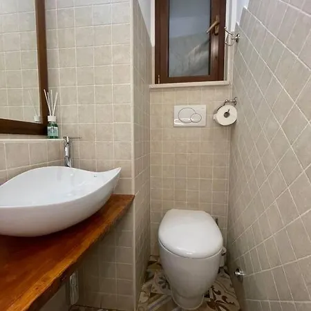 Holiday home Longo Stone House *