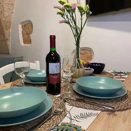 Longo Stone House Holiday home *